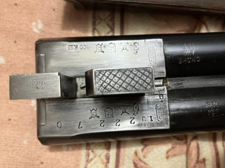 Buenas, un amigo vende esta escopeta, cañones a 66 cm con 2 y 3 décimas, muy buen estado y maderas originales 30