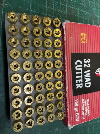 Pongo a la venta 700 vainas calibre 32 en sus cajas, desempistonadas, limpias pasadas por tumbler se encuentran 00