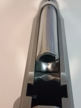 Se vende pistola Taurus 9mmpb. Guiada en A.
En perfecto estado.
Mínimo uso.
350€

VENDIDA 10