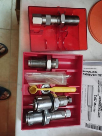 Vendo juego de 4 Dies de la marca LEE ,(originalmente son solo 2) con 2 Shell Holder el número 2 y 3, 00