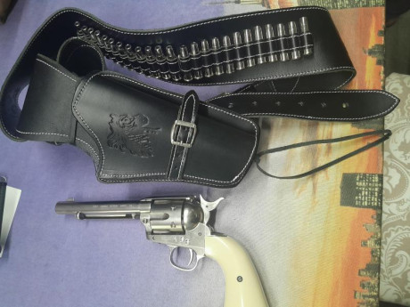 Se vende precioso Colt Peacemaker de co2  calibre 4.5 de cañón estriado con pistolera de cuero y canana 01
