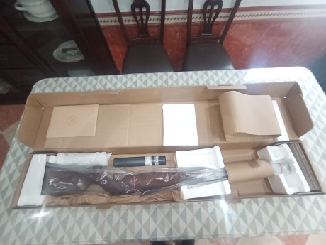 Se vende carabina HW 77. cal 4.5.Nueva..a estrenar.Complementos extra..Silenciador..muelle de 16 j..más 00