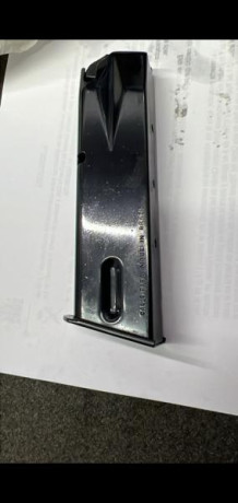 Vendo cargador para Beretta 92 
Precio 30€
Más portes 
Más información por WhatsApp 
628381278 Javier 00