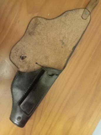 Muy buenas.
Vendo ésta funda clásica de servicio, años 70 para Star BM o BKM, con alojamiento para cargador.
En 02