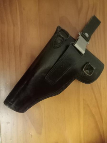 Muy buenas.
Vendo ésta funda clásica de servicio, años 70 para Star BM o BKM, con alojamiento para cargador.
En 01