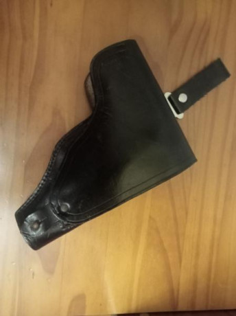 Muy buenas.
Vendo ésta funda clásica de servicio, años 70 para Star BM o BKM, con alojamiento para cargador.
En 00