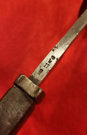 Pongo en venta esta magnífica bayoneta alemana modelo 1898/05  de las denominadas "butcher" 11