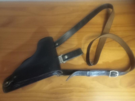 Muy buenas.
Vendo ésta funda clásica de servicio, años 70 para Star BM o BKM, con alojamiento para cargador.
En 10