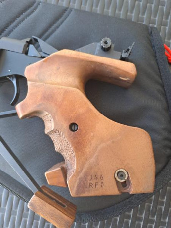 Buenas compañeros,

Por cambio de hobby vendo esta fantástica pistola, en un estado inmejorable, solo 00