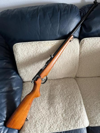 Un amigo vende esta carabina Monotiro SANTA BARBARA, del calibre .22 LR, perfectamente conservada.    00