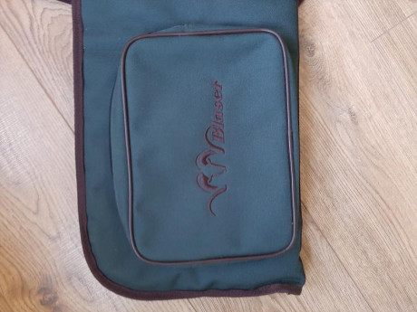 Buenas a todos,

*SE VENDE:* 

Funda de rifle marca BLASER, completamente nueva, nunca usada. Medida de 01