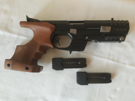 Se vende Tesro Ts 32-3 pro IMPOLUTA.
Unico propietario.
Muy poco uso.
Un cargador está sin estrenar.
Punto 22