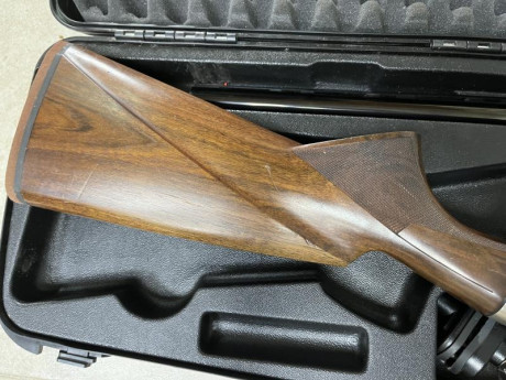 Vendo escopeta calibre 12
Lleva muy pocos tiros, está prácticamente nueva 
Procede de persona mayor 
Tiene 90