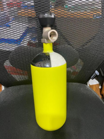Vendo botella de Aire de 300 bares- 2 Litros- Comprada en septiembre 2023. No se ha llegado a usar nunca. 00