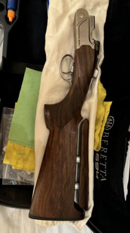 Hola amigos!

Se vende escopeta Beretta 694 Trap, en excelente estado, con maletín y accesorios originales.

La 01