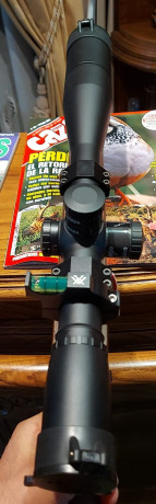 Se vende SIGHTRON SIII 36x45, el visor tiene año y medio. PRECIO.950 más envío 00