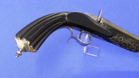 Voy a colocar unas fotos de un arma larga alemana de llave de mecha del siglo XVI. 82