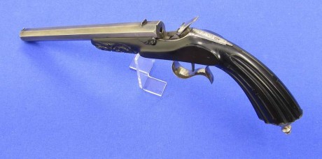 Voy a colocar unas fotos de un arma larga alemana de llave de mecha del siglo XVI. 80