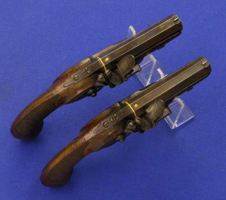 Voy a colocar unas fotos de un arma larga alemana de llave de mecha del siglo XVI. 92