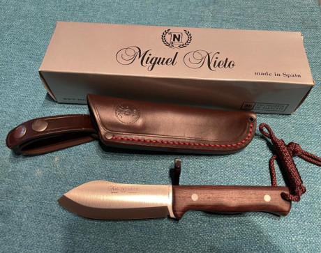 Vendo M.Nieto Sioux Nessmuk de palo violeta nuevo , nunca usado . 50€ puesto en casa 90