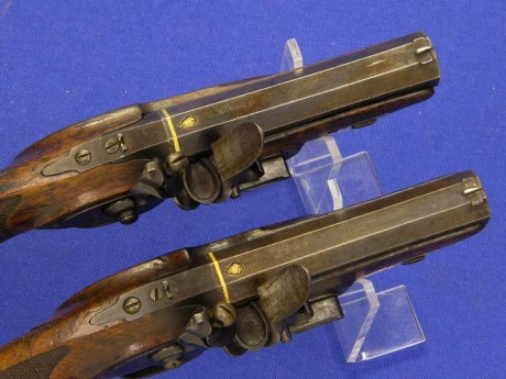 Voy a colocar unas fotos de un arma larga alemana de llave de mecha del siglo XVI. 102