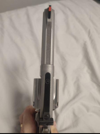 Vendo Smith wesson revolver 357 Magnum 4 pulgadas impecable..sin usar . Fue un capricho . 750 euros. Con 00