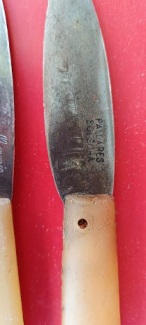 Buenos días me he echó con una navaja estilo pallares las de solsona  estilo no , es que es igual pero 41