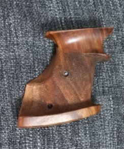          ***VENDIDA *** 
  

Vendo cacha artesanal para Hammerli 208 International, talla M pequeña o 01