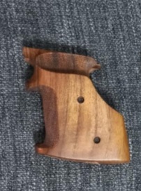          ***VENDIDA *** 
  

Vendo cacha artesanal para Hammerli 208 International, talla M pequeña o 00