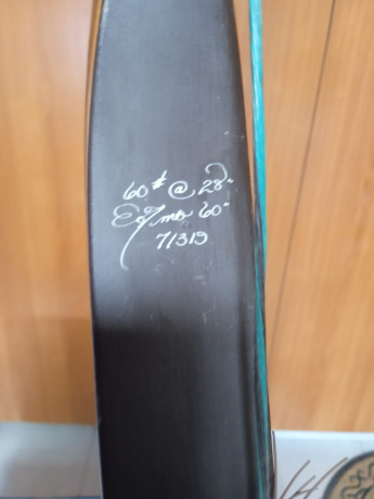 Buenas tardes, compañeros, un amigo que no está registrado en el foro me pide que le ponga en venta dos 01