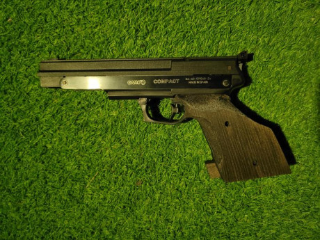 Vendo esta super conocida pistola para 10 metros  , tiene solo un par de tiradas pero desde que tengo 01