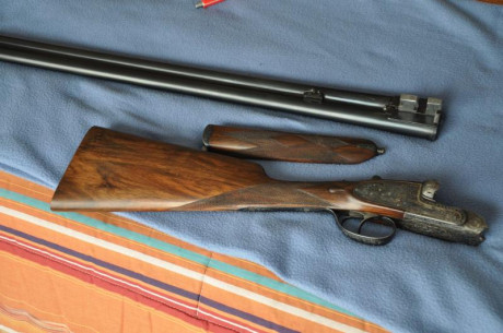 Vendo escopeta Arrieta MOd.570 LIeja, perfecto estado 12/70 con 70 cm cañon, 36.5 cm desde primer disparador 01