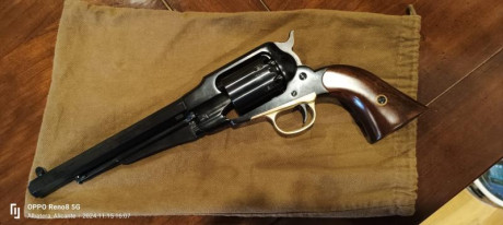 Revolver de avancarga, calibre 44, nuevo sin usar ninguna vez, con sus herramientas para carga, caja de 01