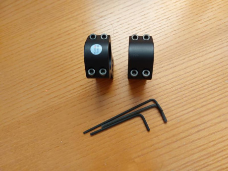 Vendo estas anillas regulables en altura y deriva de la marca SportsMatchs, modelo ATP65 para visores 02