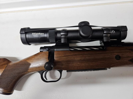 Rifle calibre 270 Winchester (nuevo), y visor Delta Titanium 1 a 5,8 x 24 reticula 4. Precio 1150€. 02