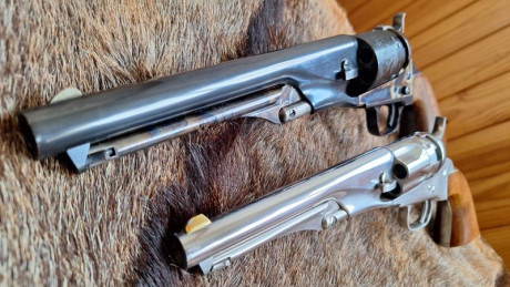 Vendo el lote de las fotografías, el revolver, nuevo, con solo los disparos necesarios para ponerlo a 62