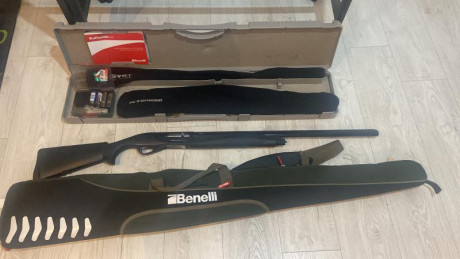 Pongo a la vente escopeta de caza marca Benelli modelo Be Diamont.( último modelo) . Con cañón de 71cm 00