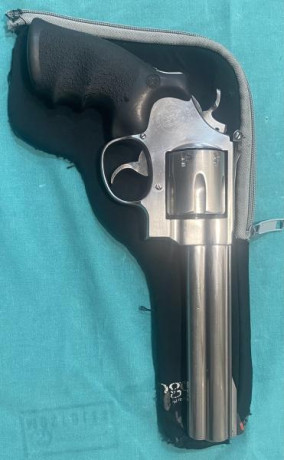 Por problemas de salud que me dificultan seguir con el tiro:
Vendo revolver Smith-Wensson 44 mágnum junto 01