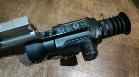 He diseñado una pieza para sustituir la montura de los visores térmicos Thermtec Vidar y el carril picatinny 10