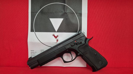 Hola amigos! ya que se muestran tantas armas buenas creo que a los propietarios de una cz 75 se nos tendría 01