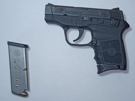 :::::   VENDIDA   :::::
Pues lo dicho... vendo mi pequeña Smith & Wesson M&P Bodyguard Cal .380 02