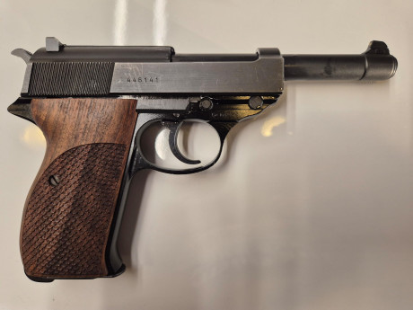 Vendo Walther P38 en muy buen estado.
Es de las últimas versiones con armazón de aluminio reforzado con 02