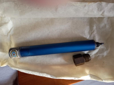 Es la botella y adaptador que se retiró de la pistola de Morini  de Aire al transformarla para usar con 00