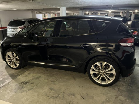 Renault Scenic 1.6 Dci 130 CV 
12/2017 
189000km 
Cadena de distribución (No correa) 
Cubiertas 80% 
Uso 02