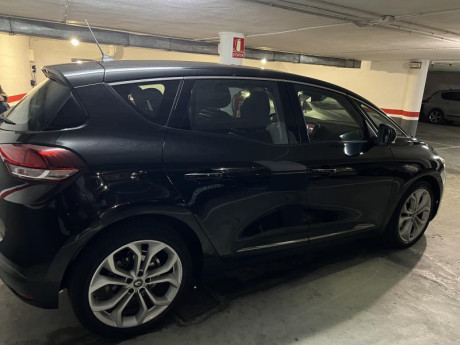 Renault Scenic 1.6 Dci 130 CV 
12/2017 
189000km 
Cadena de distribución (No correa) 
Cubiertas 80% 
Uso 01