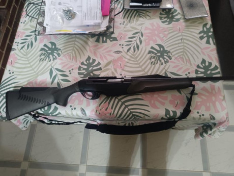Vendo Benelli Argo calibre 9'3x62 con dos cargadores en perfecto estado no ha disparado ni una caja de 02
