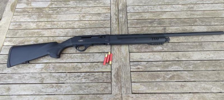Vendo escopeta Marca Krico en calibre 12 pequeño o 410 como se llama ahora. Semiautomática Magnum con 00