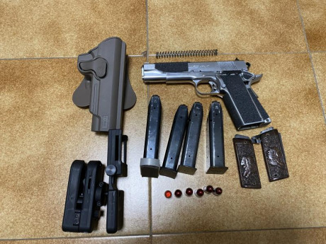 Se vende Llama Max-2 1911 45acp 250€

4 cargadores, 2 muelles de diferente dureza, 2 fundas y 6 salvapercutores. 02