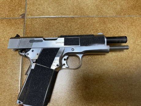 Se vende Llama Max-2 1911 45acp 250€

4 cargadores, 2 muelles de diferente dureza, 2 fundas y 6 salvapercutores. 01