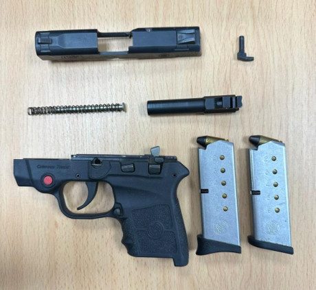 Vendo pistola Bodyguard de 2019
Se ha usado en dos ocasiones y está en perfecto estado.
Precio 475
Guiada 02